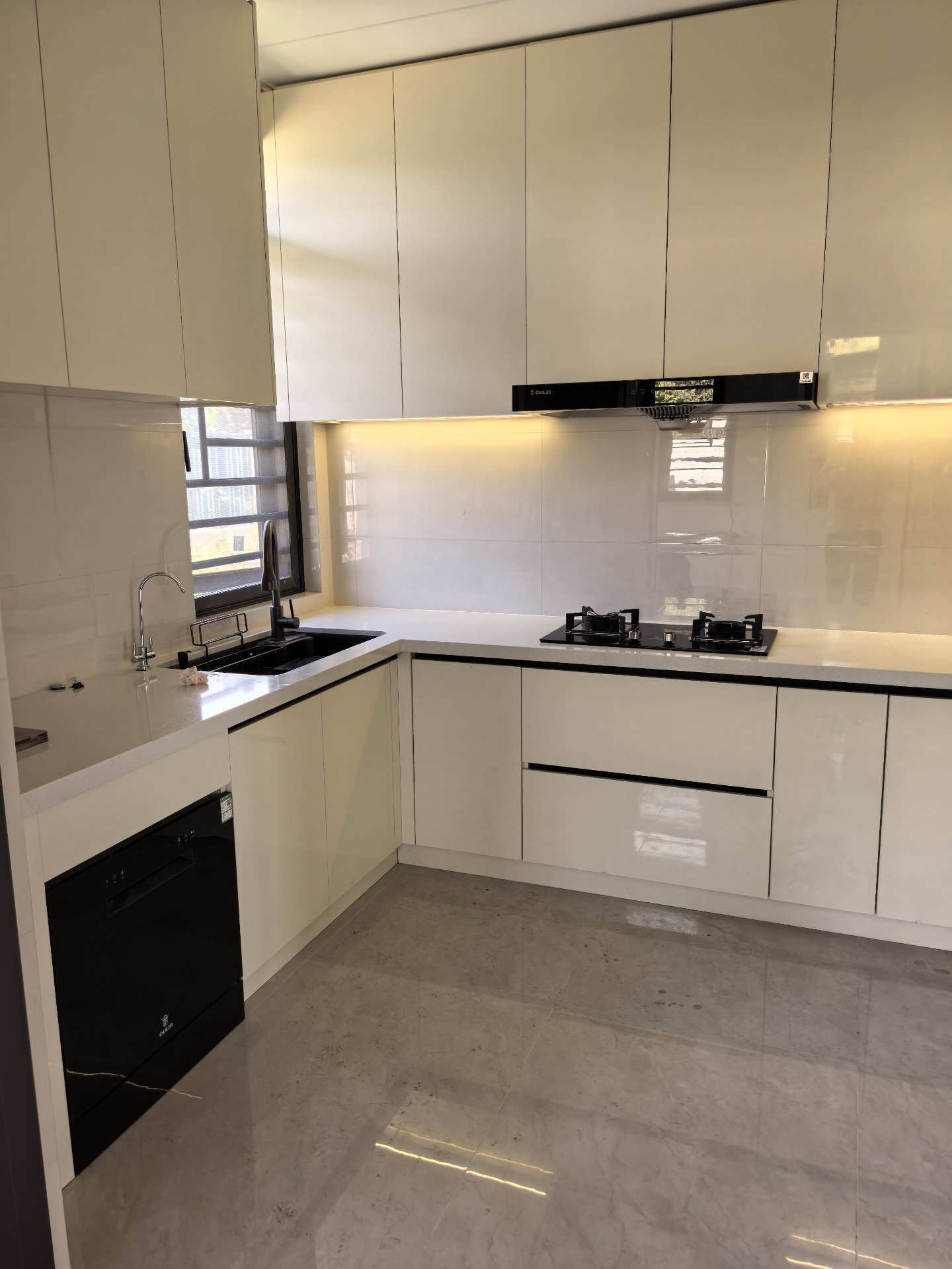 Aluminum Cabinet