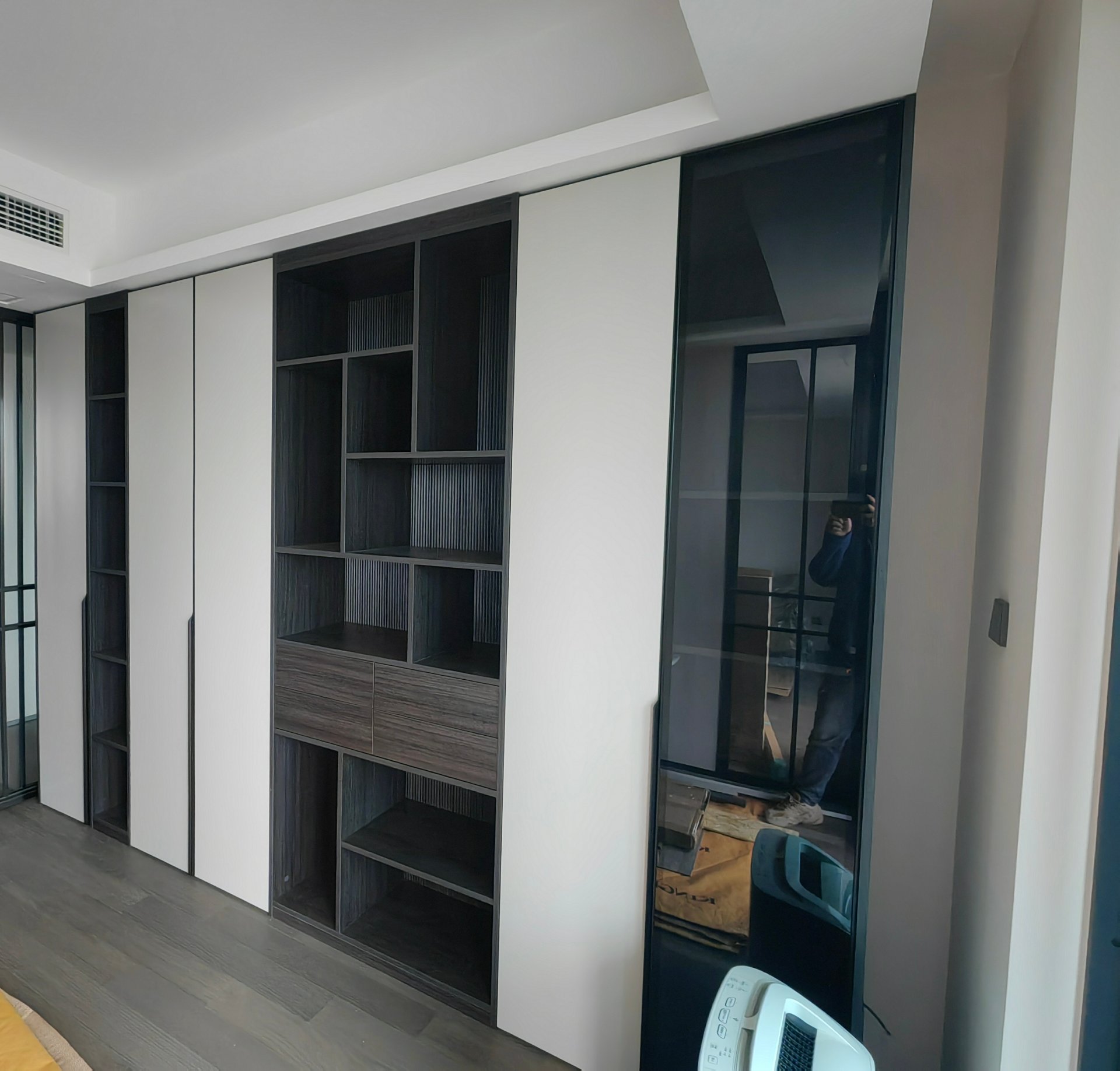 Aluminum Wardrobe